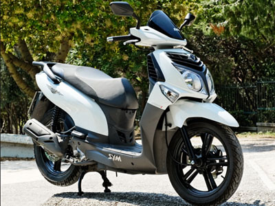 Νέα χαμηλότερη τιμή λόγω… γενεθλίων για το SYM HD200i